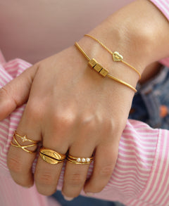 DALLY CHARM - E