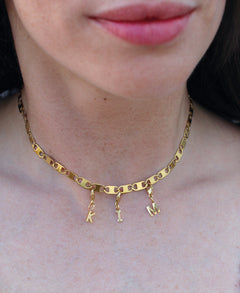 Snap Charm Tied Choker Gold, Tragebild