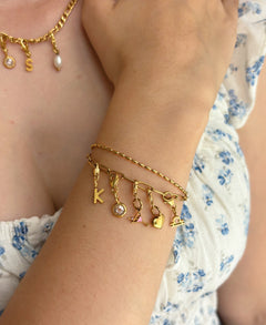 Snap Charm Suri Armband Gold, Tragebild