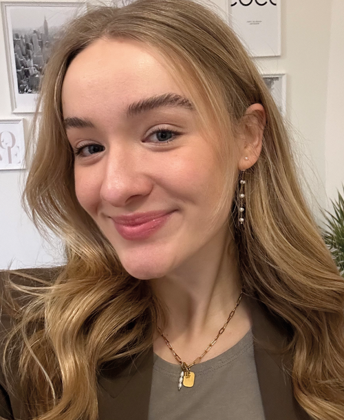 GRETA'S LOOK 