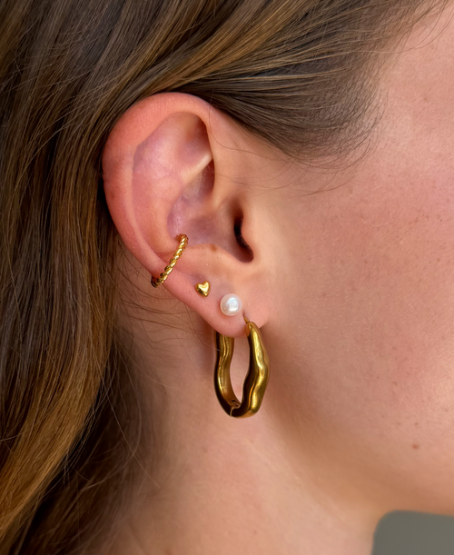 BADDIE EAR CUFF 